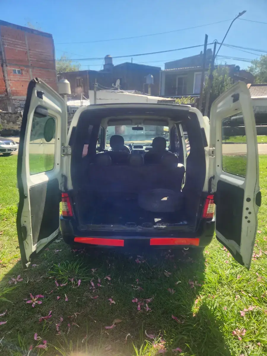 Citroën Berlingo Furgon 1.4 Bussines 75Cv Am54 2015 - foto 5
