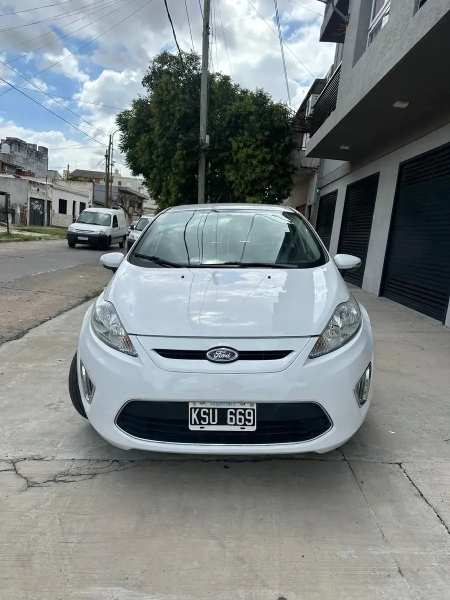 Ford Fiesta Kinetic 1.6 Design 120Cv Titanium 2012 - foto 2