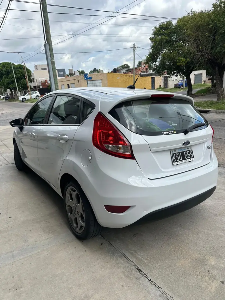 Ford Fiesta Kinetic 1.6 Design 120Cv Titanium 2012 - foto 4