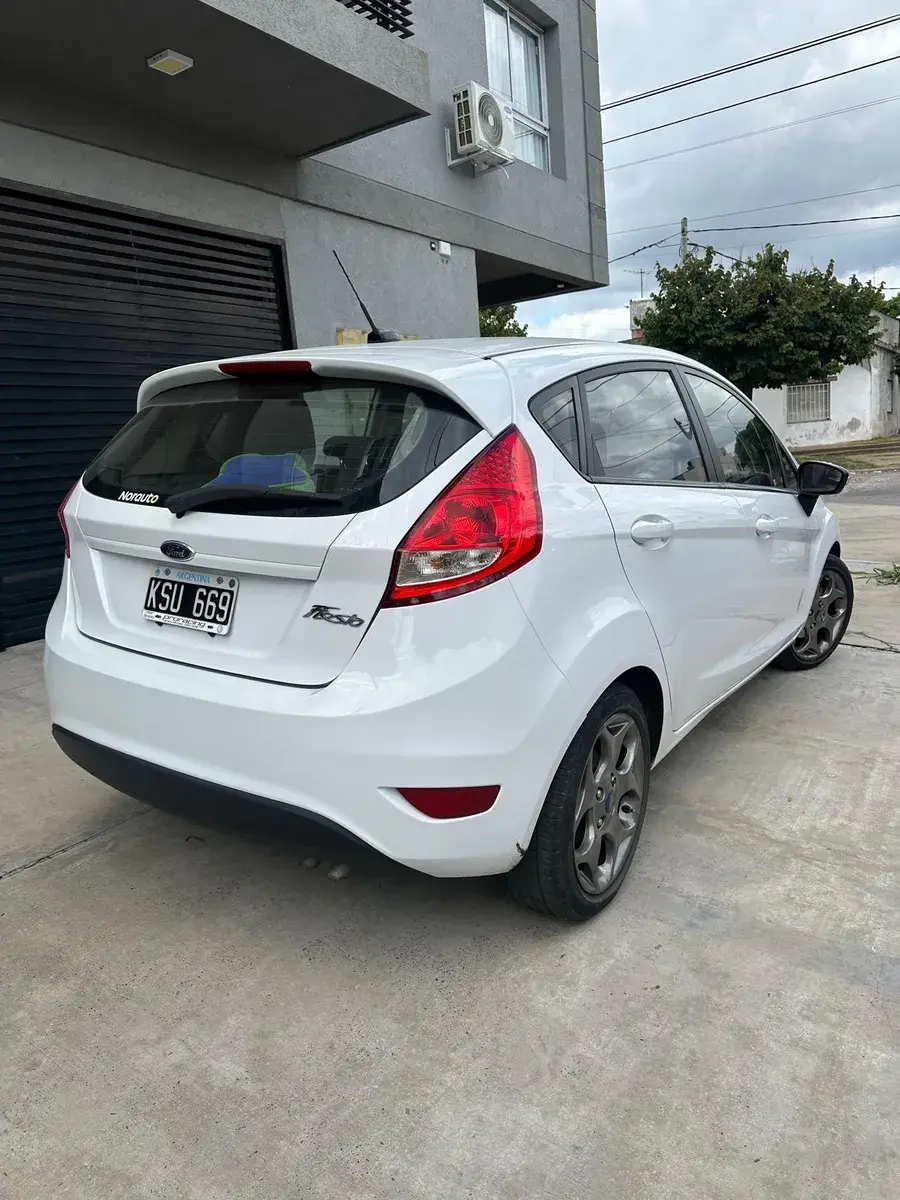 Ford Fiesta Kinetic 1.6 Design 120Cv Titanium 2012 - foto 5