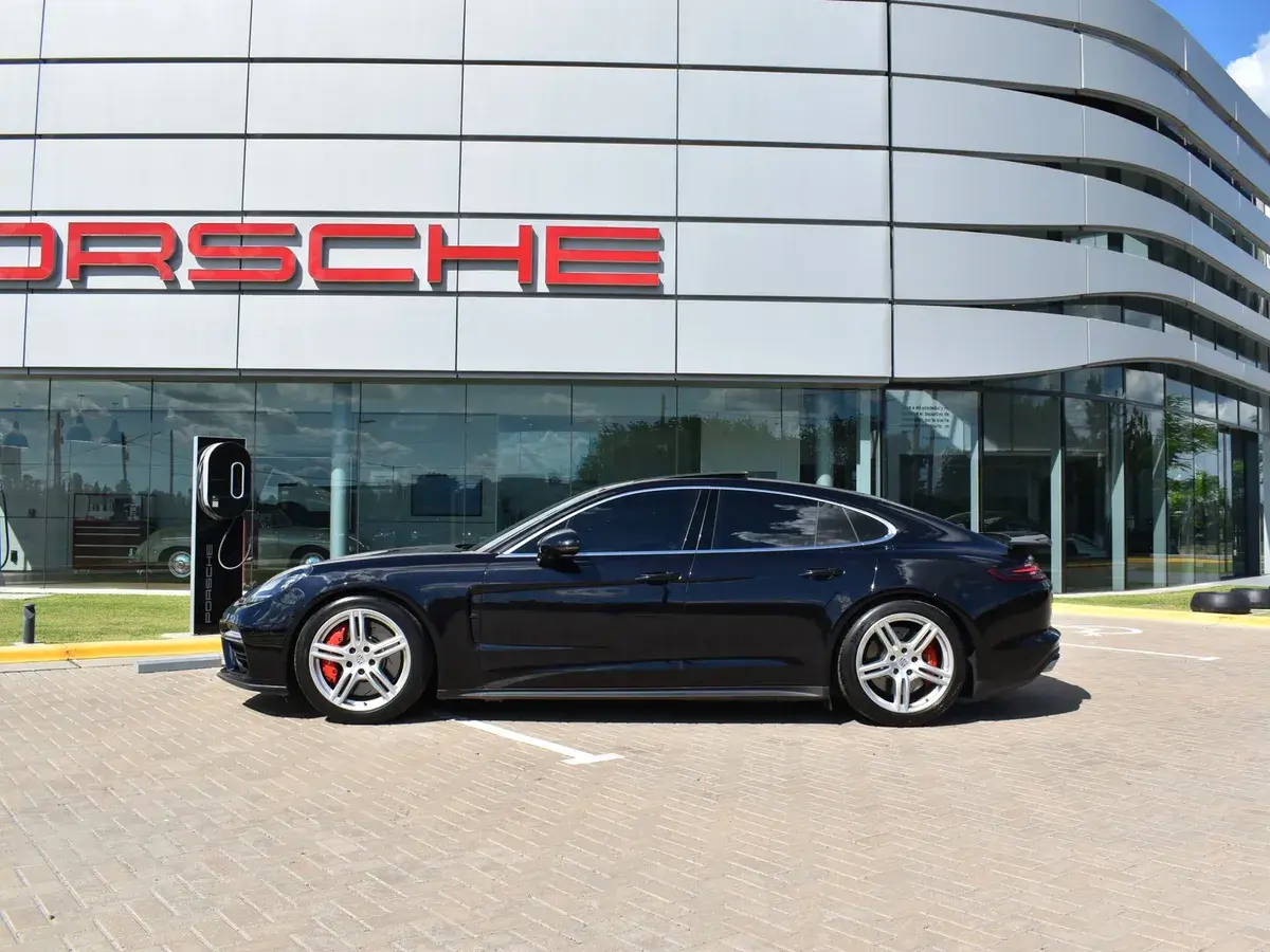 Porsche Panamera Turbo 2018 - foto 2
