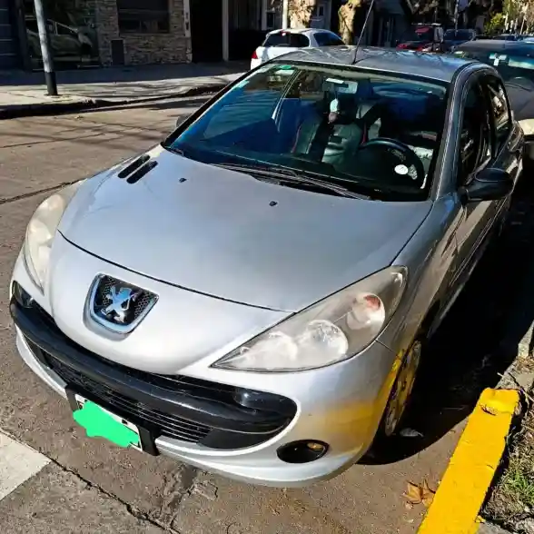Peugeot 207 2009 - foto 1