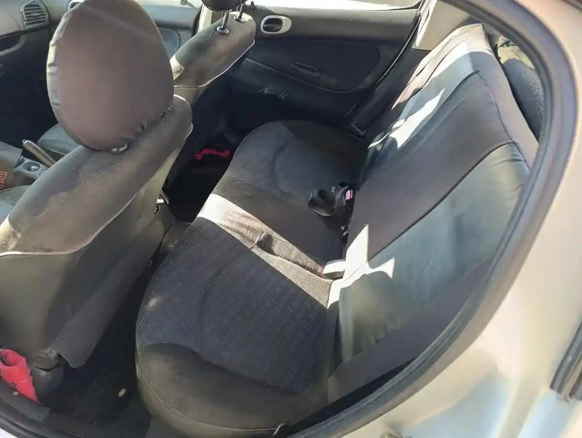 Peugeot 207 1.4 Xr 2009 - foto 5