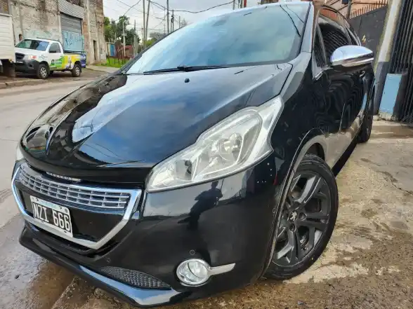 Peugeot 208 2014 - foto 1