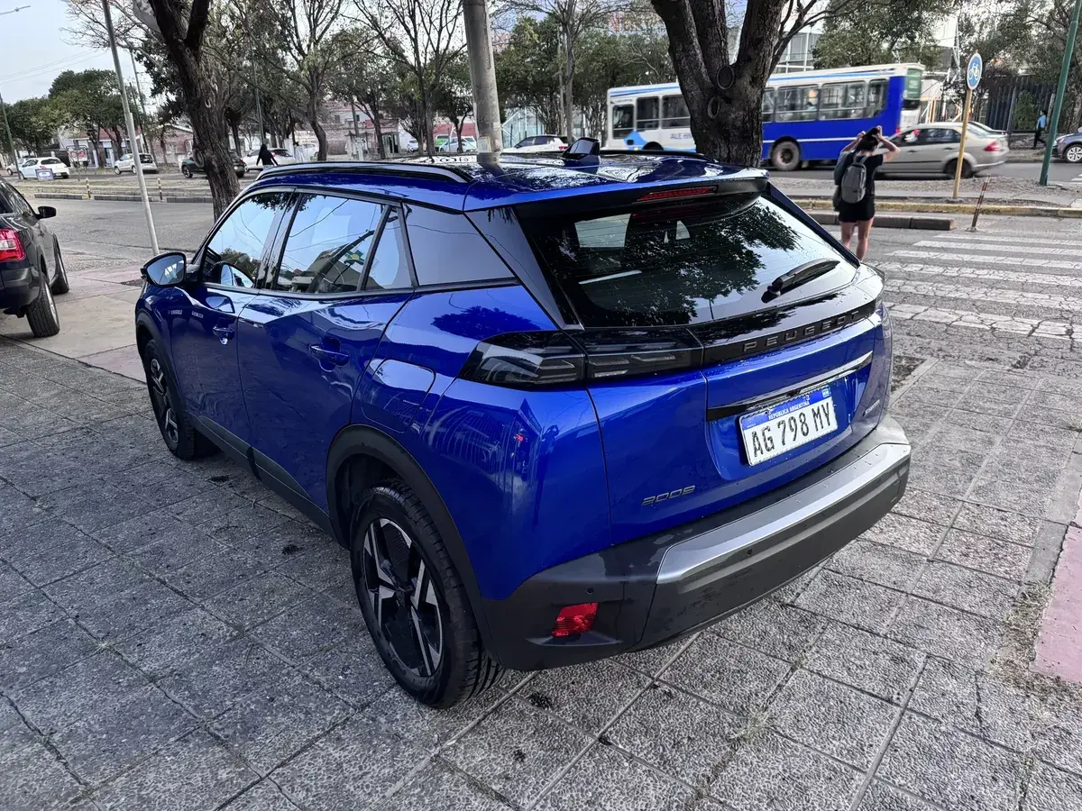 Peugeot 2008 1.0T Active Cvt 2024 - foto 4