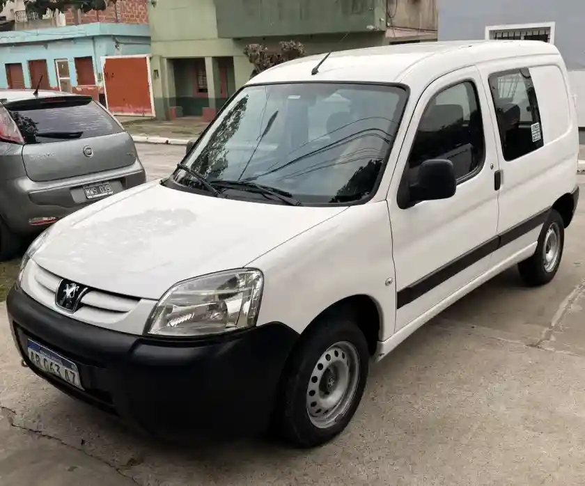 Peugeot Partner 1.6 Hdi Furgon Confort 5As 2017 - foto 1