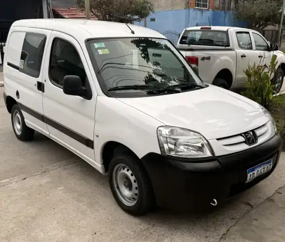 Peugeot Partner 1.6 Hdi Furgon Confort 5As 2017 - foto 2