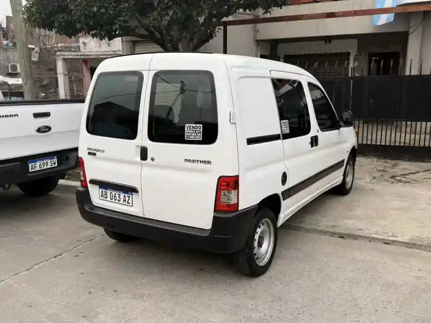 Peugeot Partner 1.6 Hdi Furgon Confort 5As 2017 - foto 4