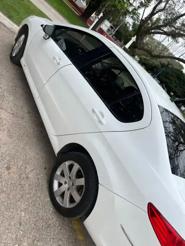 Peugeot 408 2.0 Allure 143Cv 2015 - foto 3