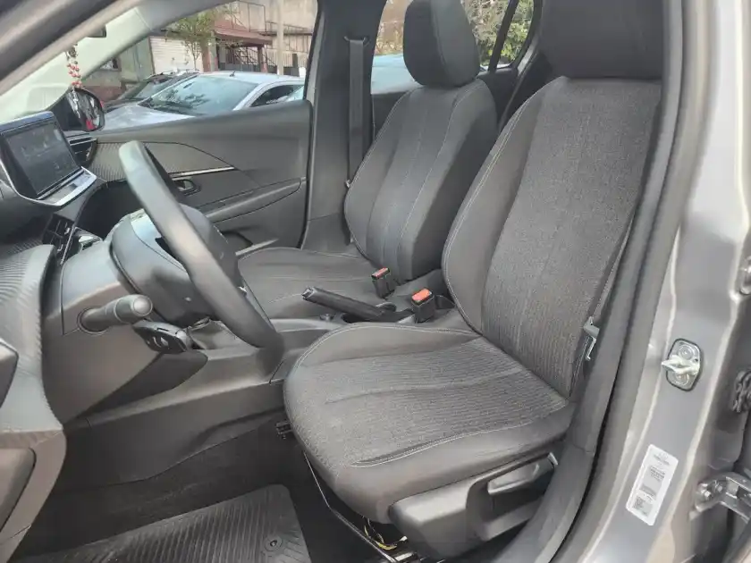 Peugeot 208 1.6L Active Tiptronic 2023 - foto 5