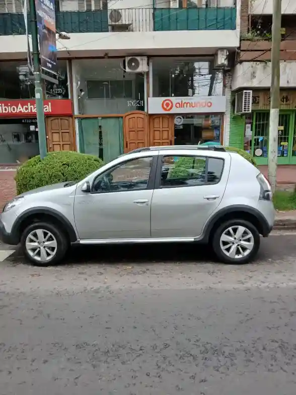 Renault Sandero Stepway 1.6 Privilege Nav 105Cv 2013 - foto 3