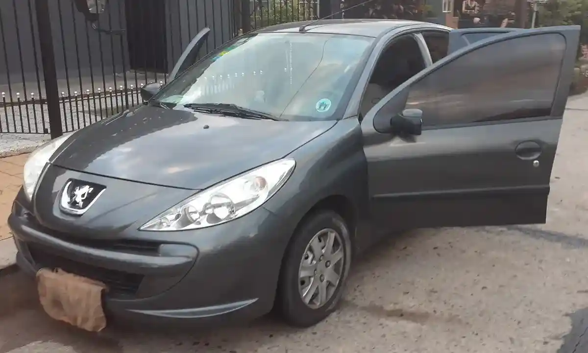 Peugeot 207 2013 - foto 1