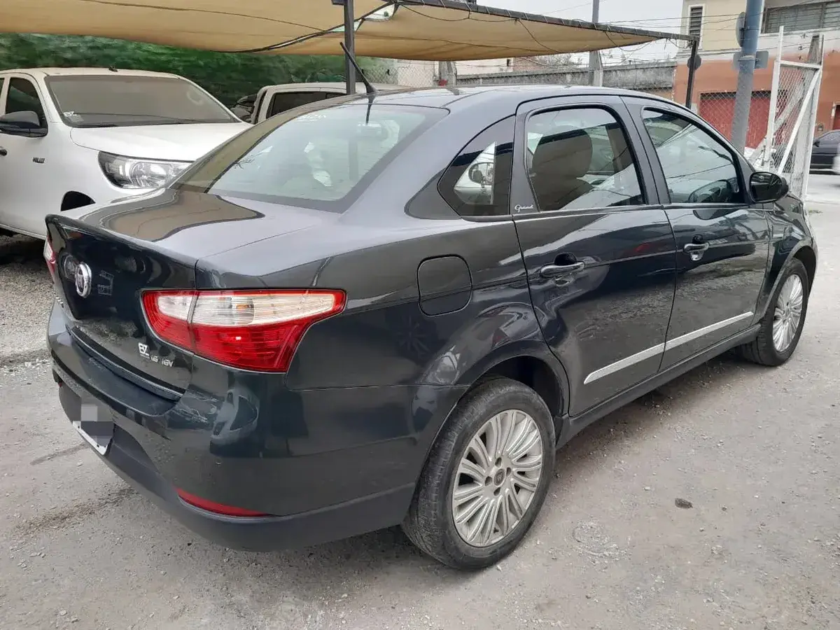 Fiat Grand Siena 1.6 Essence 115Cv 2015 - foto 5