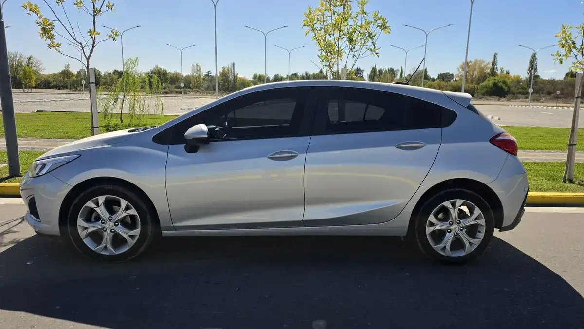 Chevrolet Cruze 5 1.4 Lt At 5P 2022 - foto 4