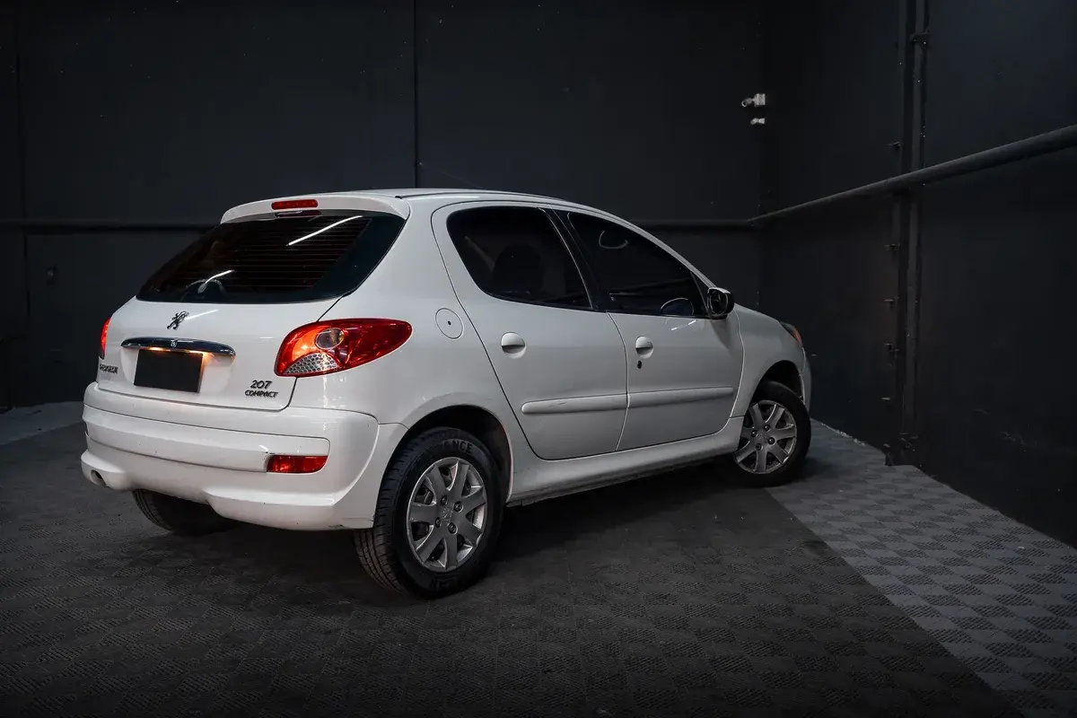 Peugeot 207 1.4 Active 75Cv 2015 - foto 5