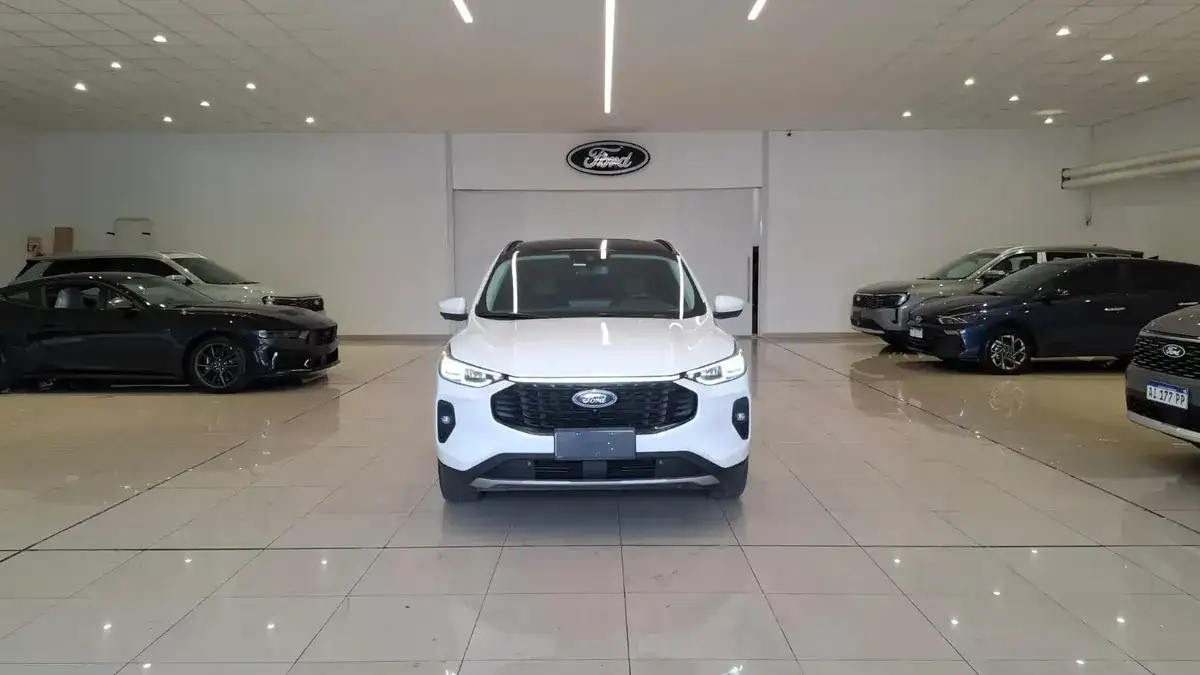Ford Kuga 2.5 Platinum Hibrida 4X4 At 2025 - foto 2