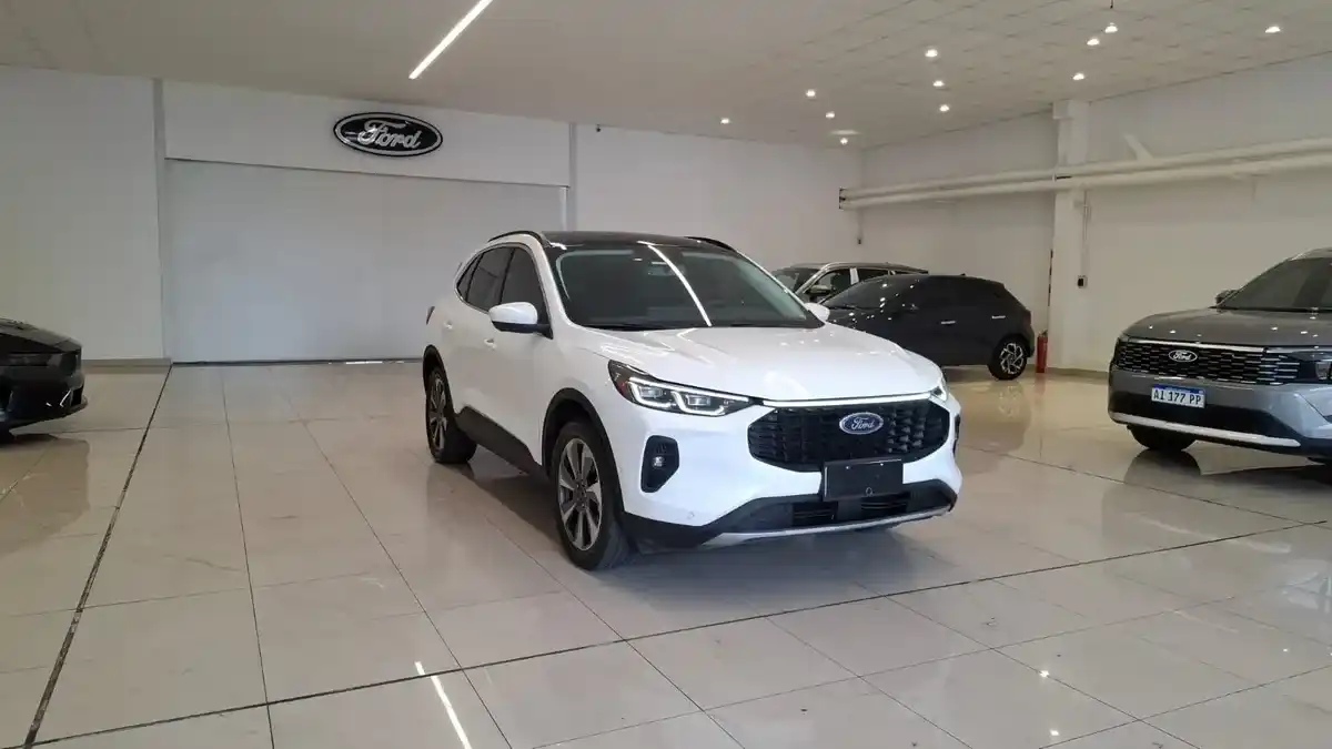 Ford Kuga 2.5 Platinum Hibrida 4X4 At 2025 - foto 4