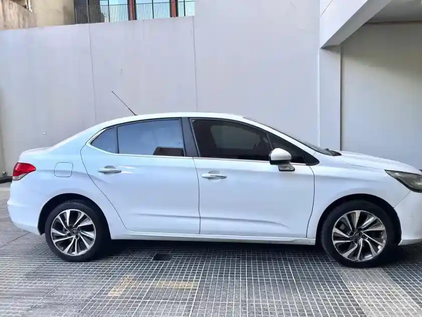 Citroën C4 Lounge 1.6 Thp 165 At6 Shine 2016 - foto 4