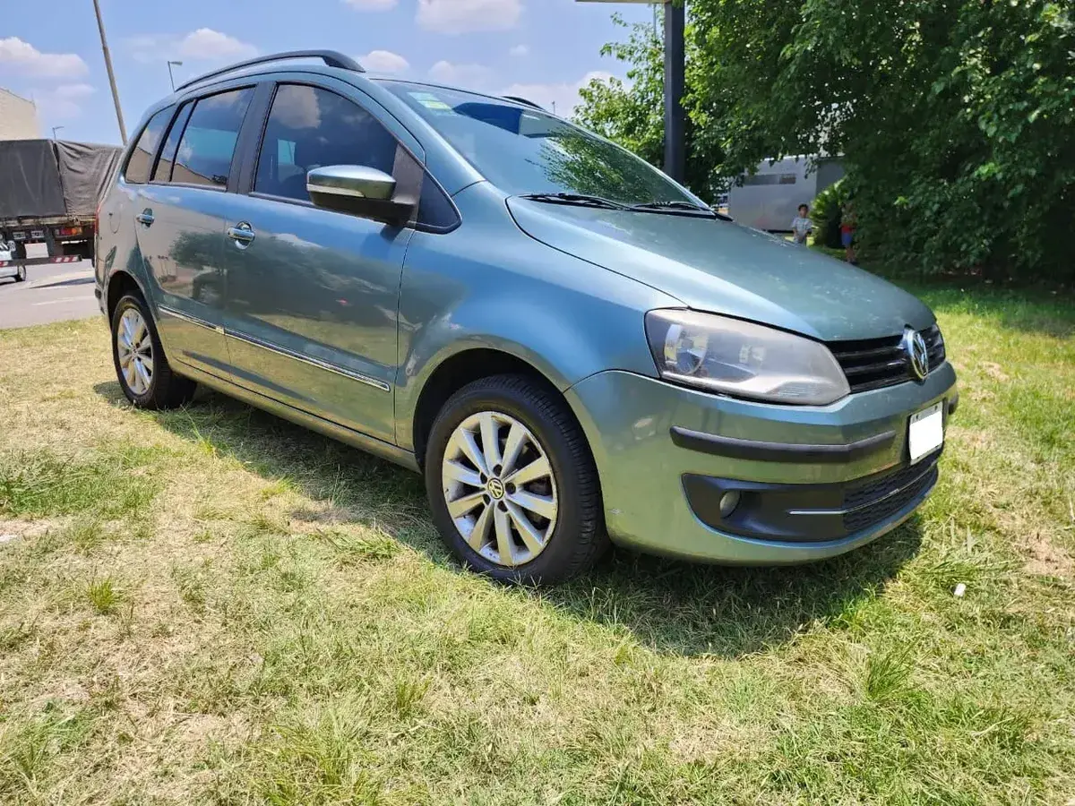 Volkswagen Suran 1.6 Imotion Highline 11C 2011 - foto 3