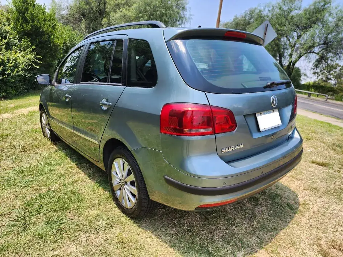 Volkswagen Suran 1.6 Imotion Highline 11C 2011 - foto 4
