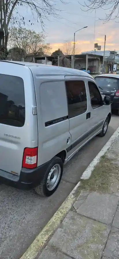 Peugeot Partner 1.6 Hdi Furgon Confort 92 5As 2022 - foto 5