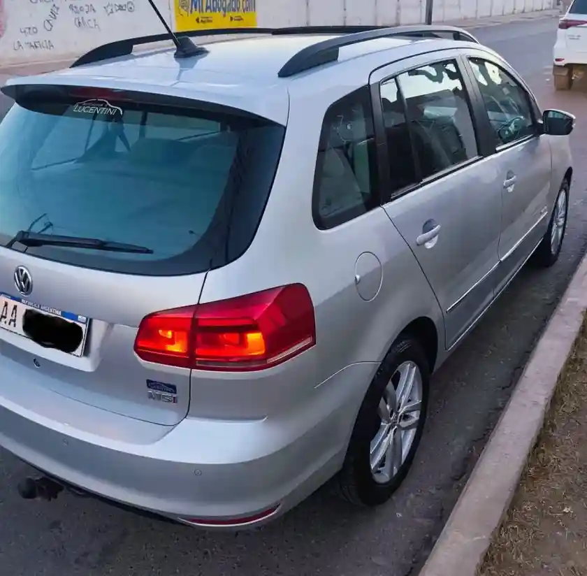 Volkswagen Suran 1.6 Highline Msi 110Cv 2016 - foto 4