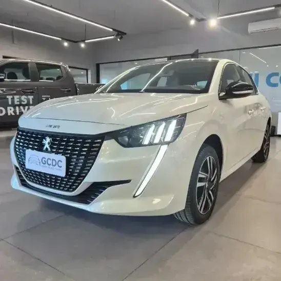 Peugeot 208 1.6 Road Trip 2023 - foto 1