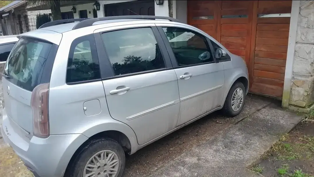 Fiat Idea 1.4 Attractive 82Cv 2011 - foto 3