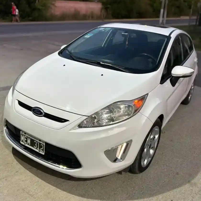 Ford Fiesta Kinetic Design 2013 - foto 1