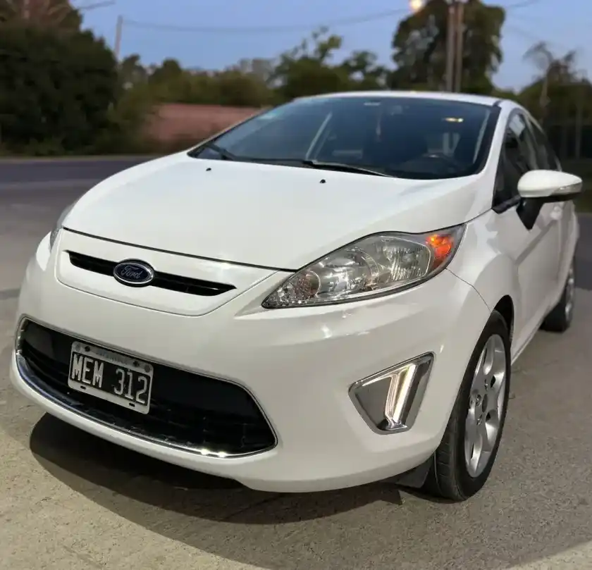 Ford Fiesta Kinetic Design 1.6 Titanium 2013 - foto 2