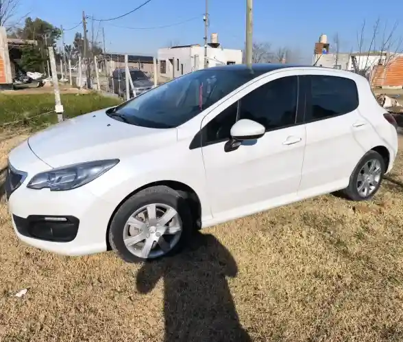 Peugeot 308 2015 - foto 1