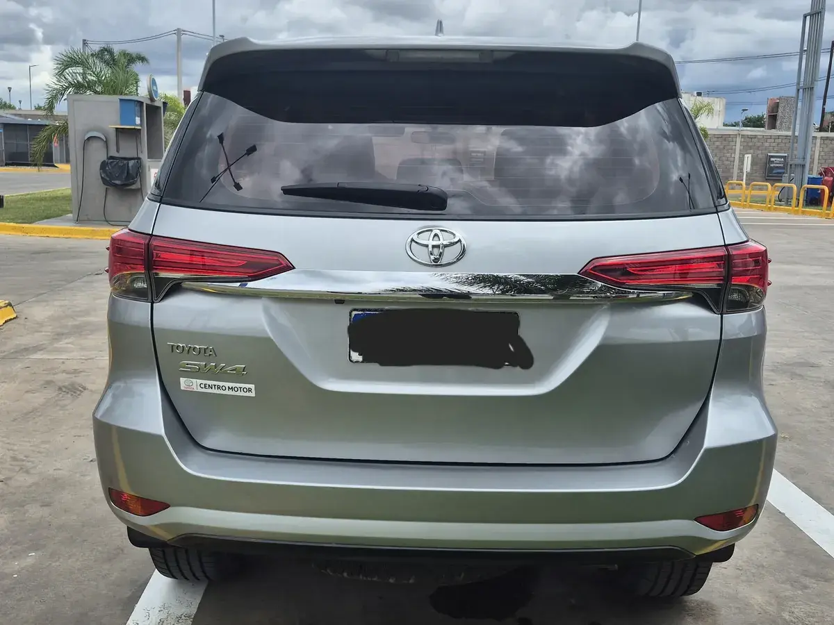 Toyota Hilux Sw4 2.8 Sr 177Cv 4X4 At 2019 - foto 5
