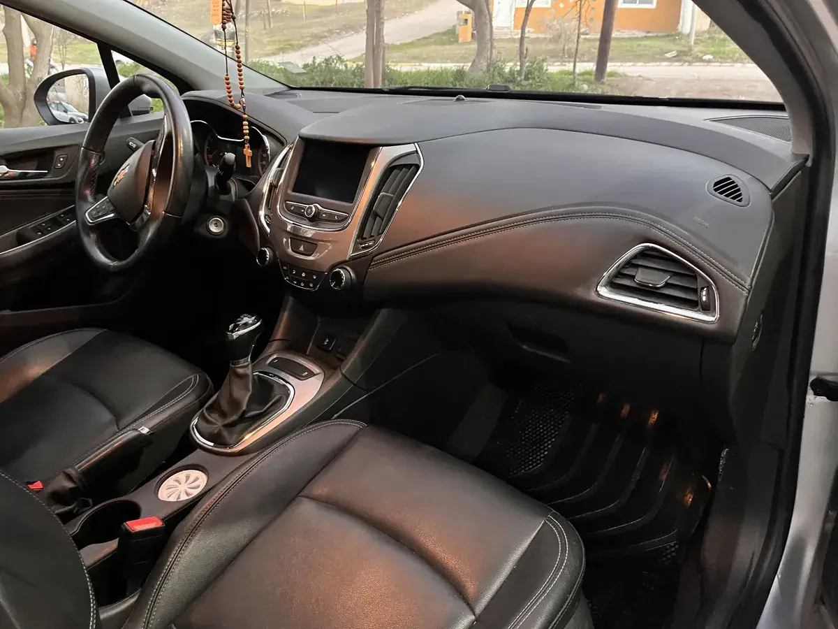Chevrolet Cruze 1.4 Lt Mt Sedan 2022 - foto 5