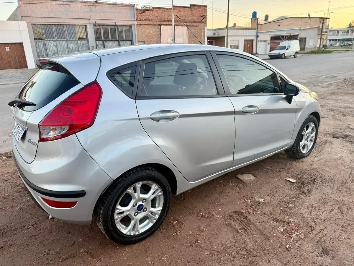 Ford Fiesta Kinetic 1.6 Se Plus 120Cv 2017 - foto 4