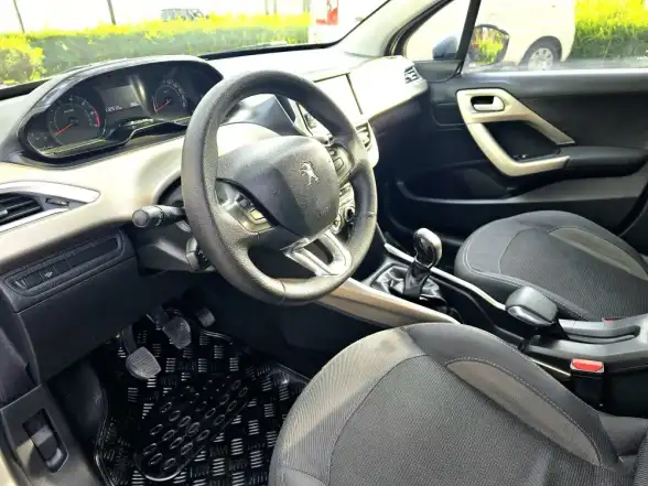 Peugeot 2008 1.6 Allure 2017 - foto 5