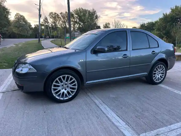 Volkswagen Bora 2012 - foto 1
