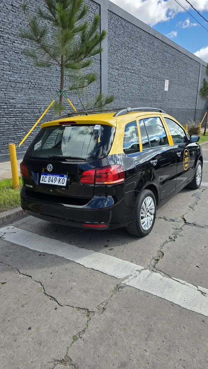 Volkswagen Suran 1.6 I Comfortline 80A 2008 - foto 2