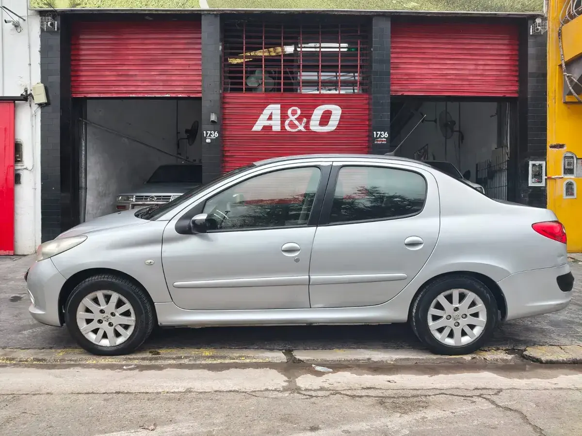 Peugeot 207 1.6 Sedan Xt 2010 - foto 5