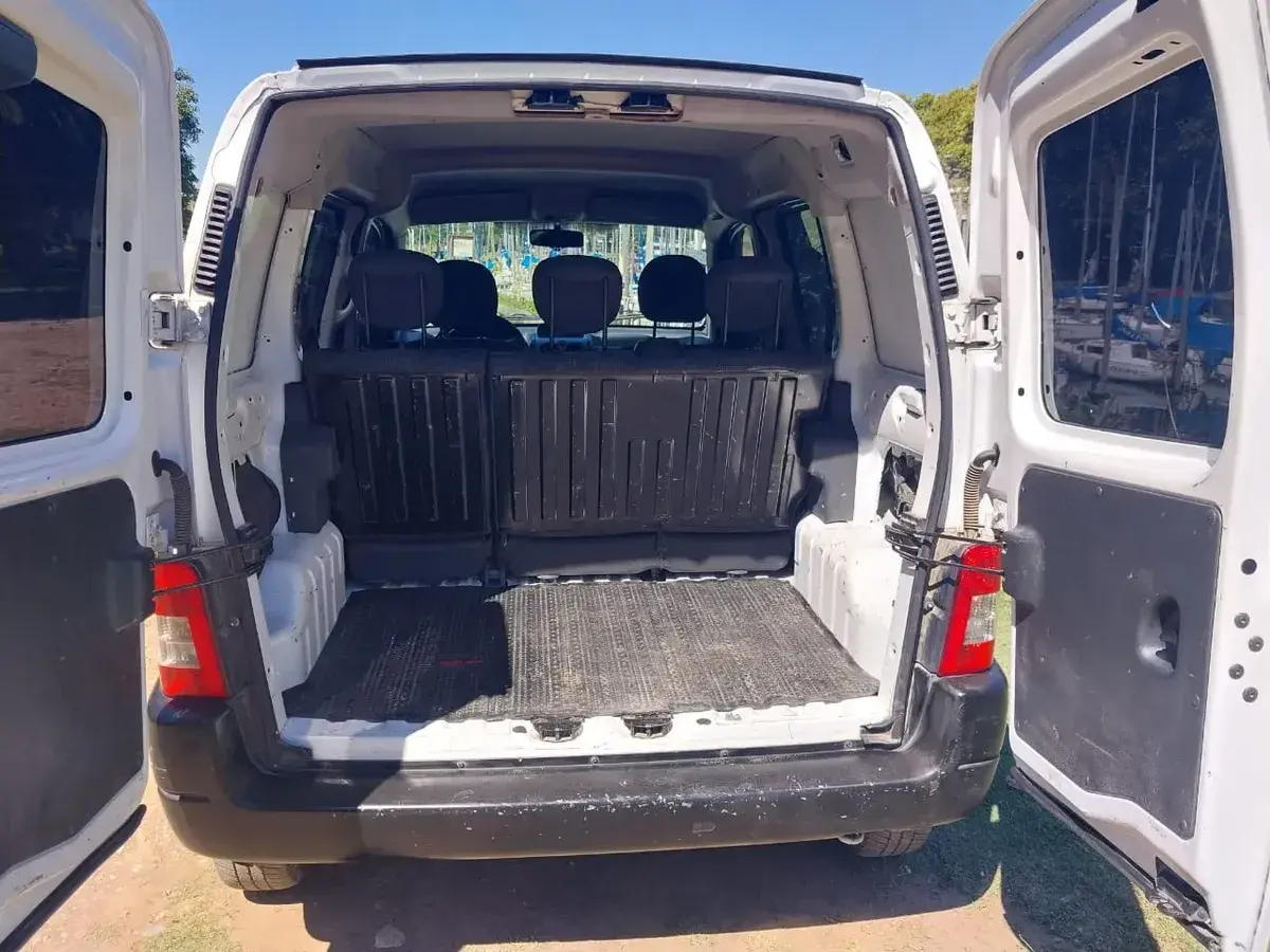 Citroën Berlingo Furgon 1.4 Bussines 75Cv Mixto 2016 - foto 4