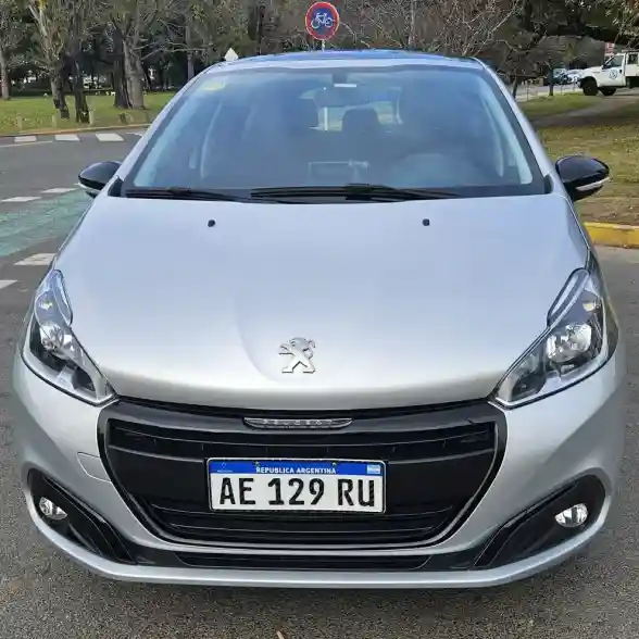 Peugeot 2008 1.6 In Concert 2020 - foto 1