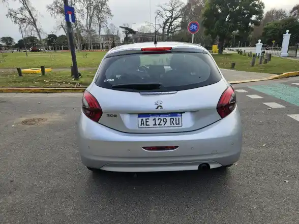 Peugeot 2008 1.6 In Concert 2020 - foto 4