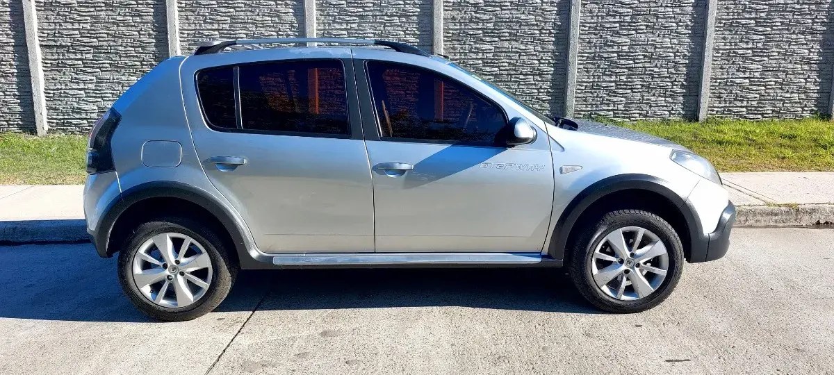 Renault Sandero Stepway 1.6 Privilege Nav 105Cv 2013 - foto 3