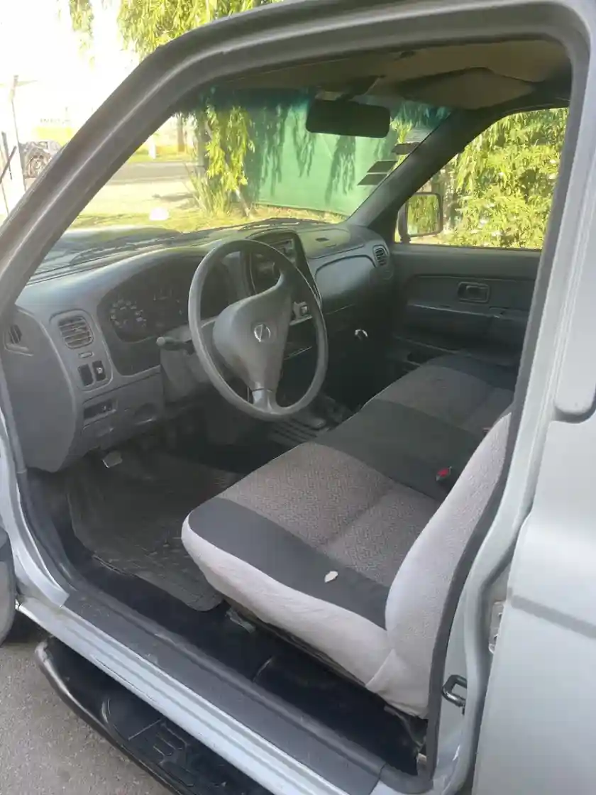 Nissan Frontier Np 300 2010 - foto 2
