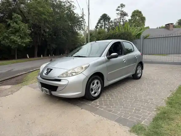 Peugeot 207 1.4 Allure 75Cv 2014 - foto 2