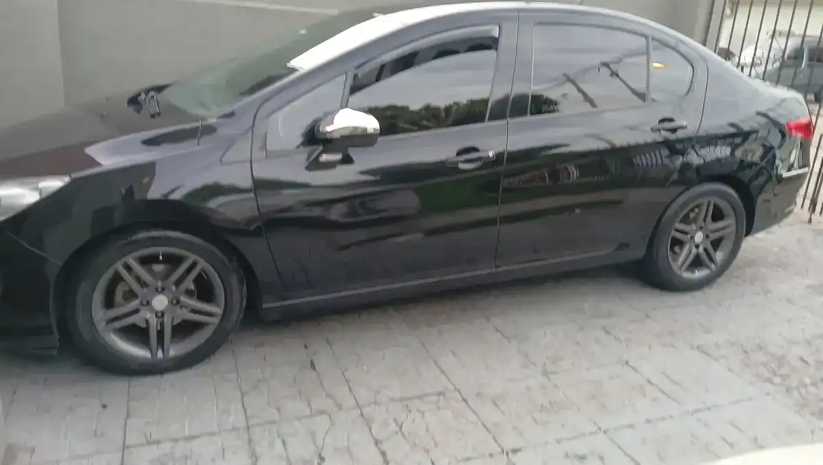 Peugeot 408 2.0 Allure 143Cv 2015 - foto 3