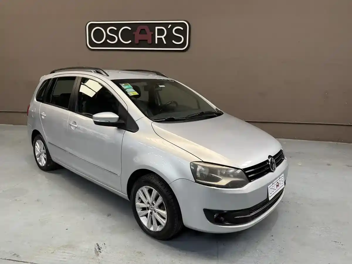 Volkswagen Suran 1.6 Highline 11D Cuero 2012 - foto 1