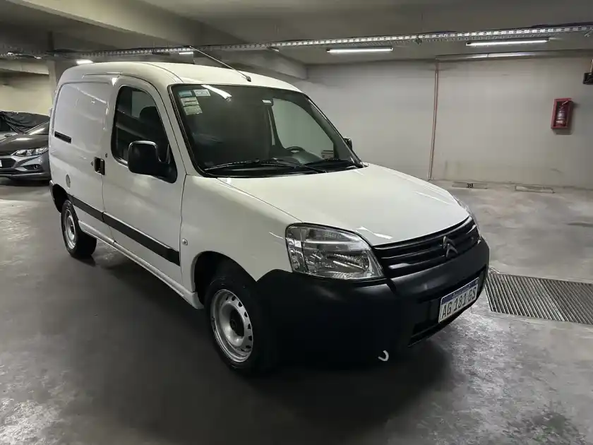 Citroën Berlingo Furgon 1.6 Vti 115 Business 2023 - foto 2