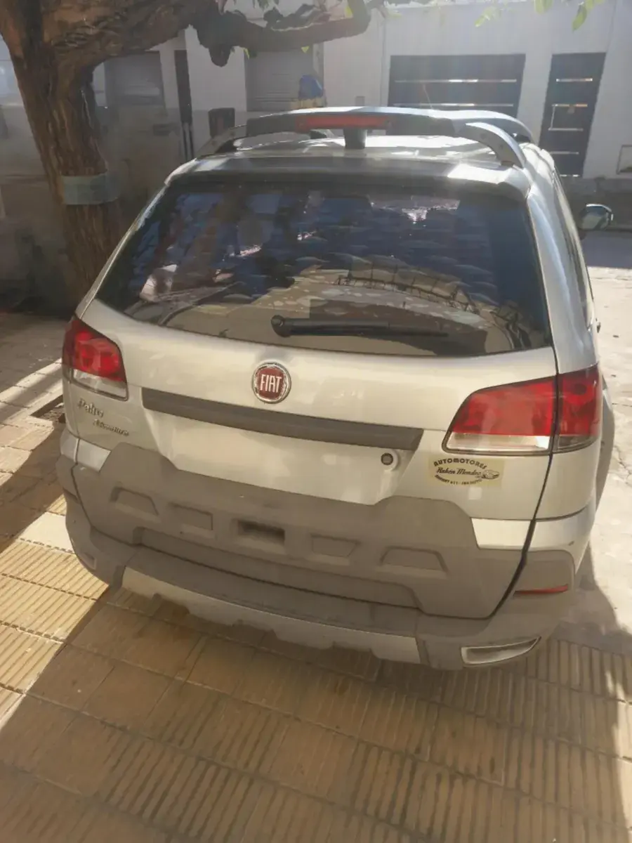 Fiat Palio Adventure 1.8Mpi V8 2010 - foto 2