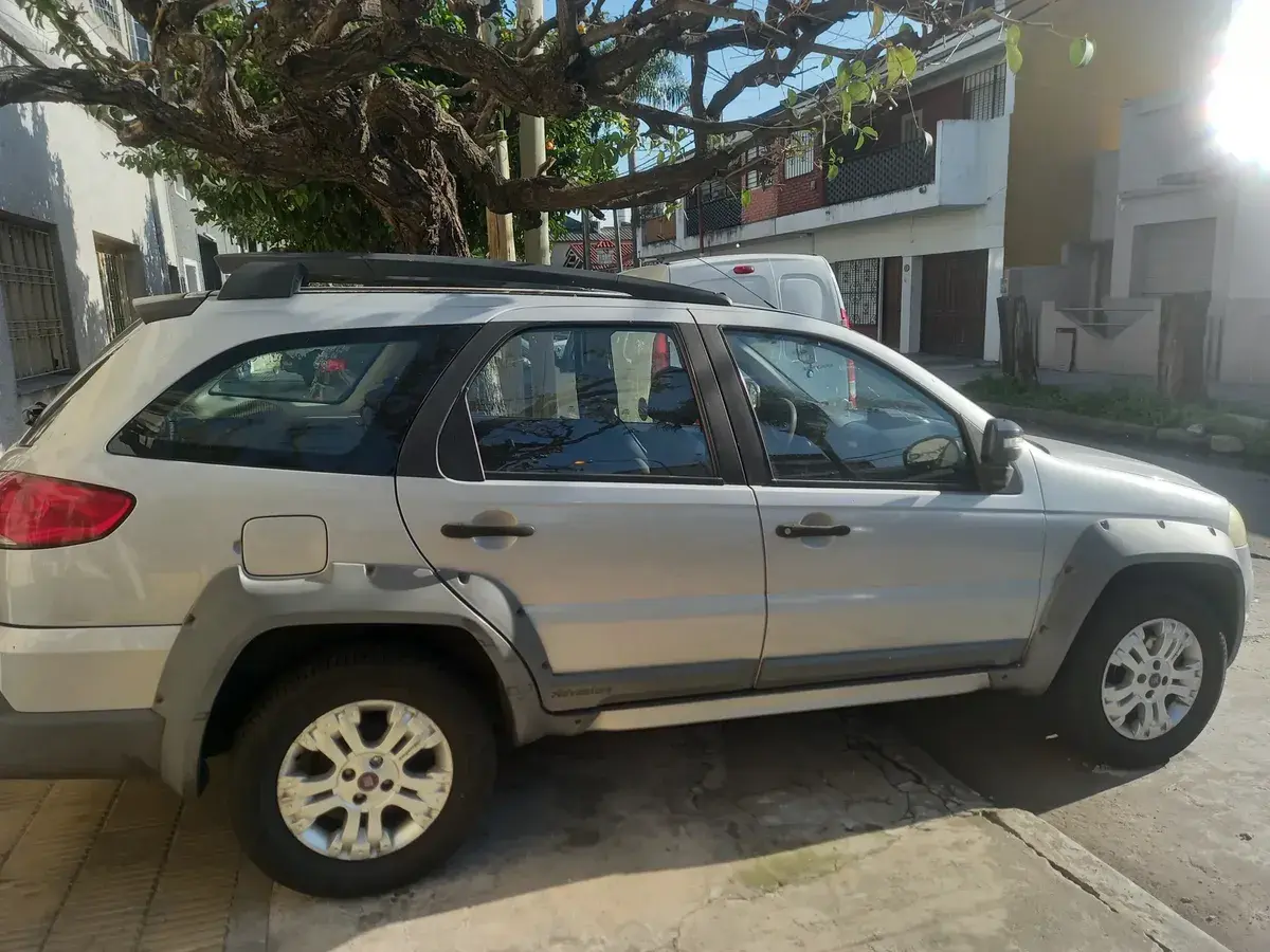 Fiat Palio Adventure 1.8Mpi V8 2010 - foto 3