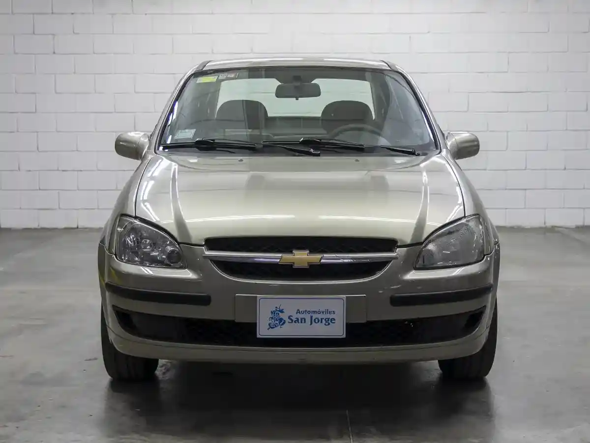 Chevrolet Classic 1,4 Lt 2010 - foto 2